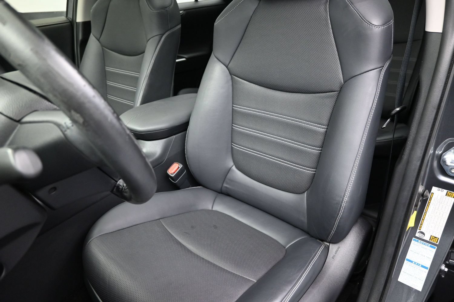 Used 2019 Toyota RAV4 Limited AWD/4WD image 21