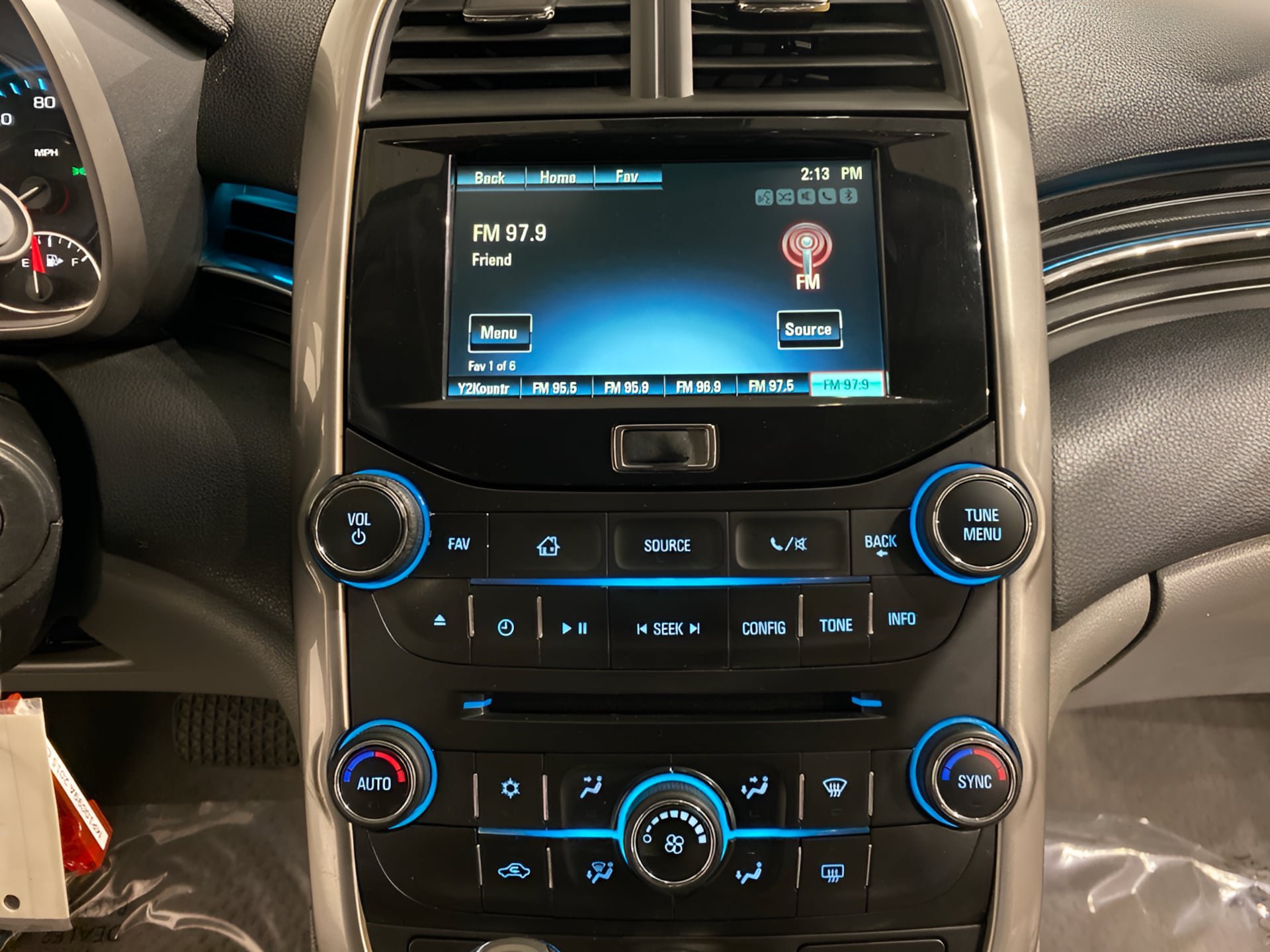 Used 2015 Chevrolet Malibu LT FWD image 17