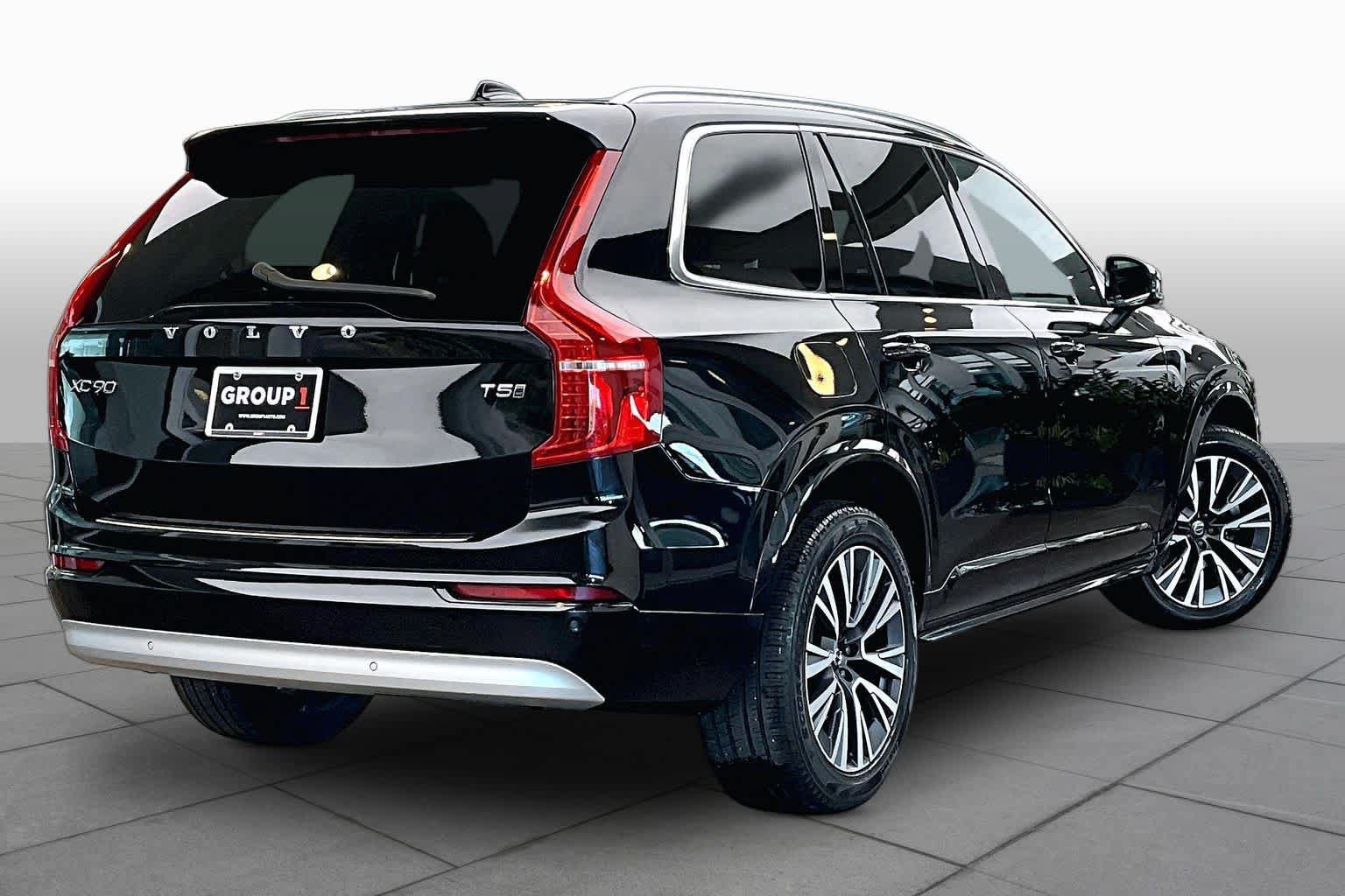 Used 2022 Volvo XC90 T5 Momentum w/ Climate Package AWD/4WD image 13