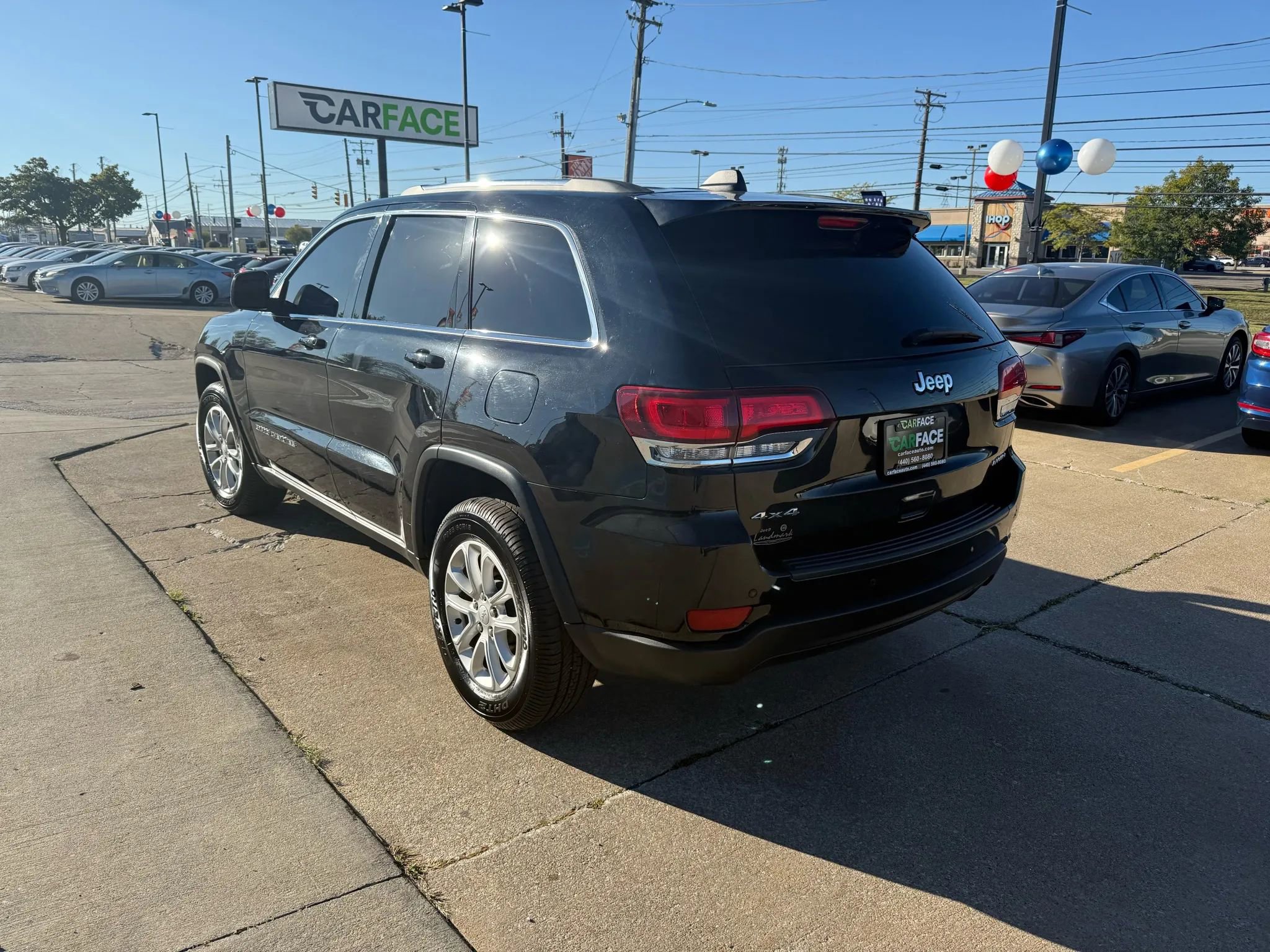 Used 2021 Jeep Grand Cherokee Laredo image 9