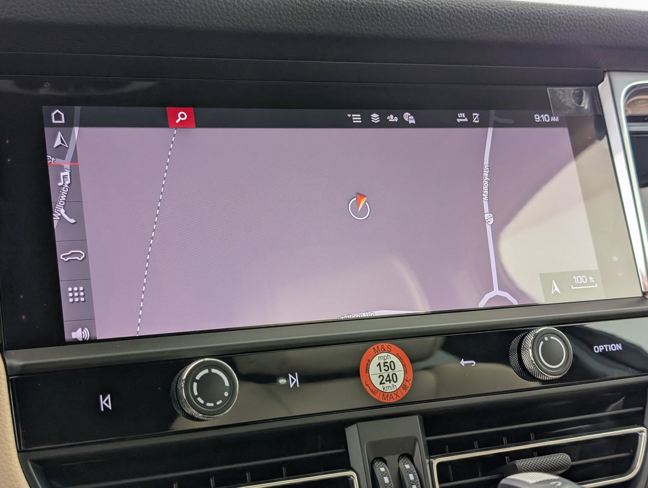 Certified 2025 Porsche Macan image 28