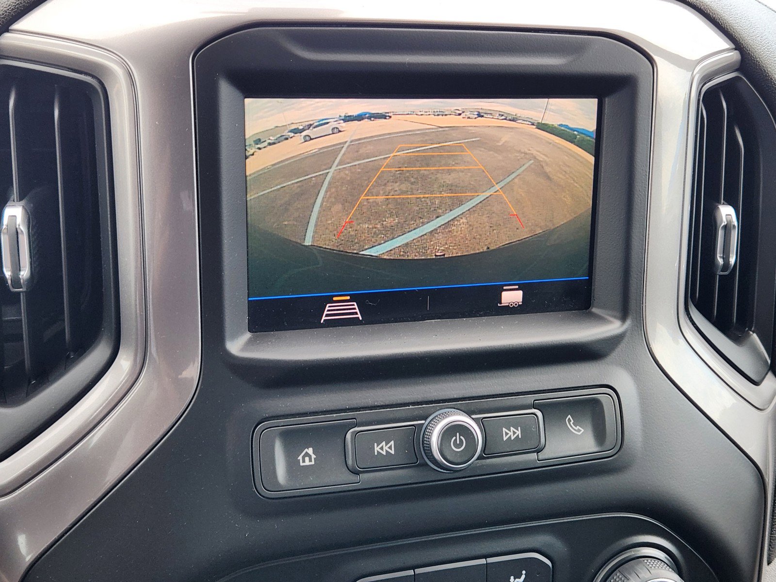 Used 2020 Chevrolet Silverado 1500 Custom w/ Custom Value Package RWD image 11