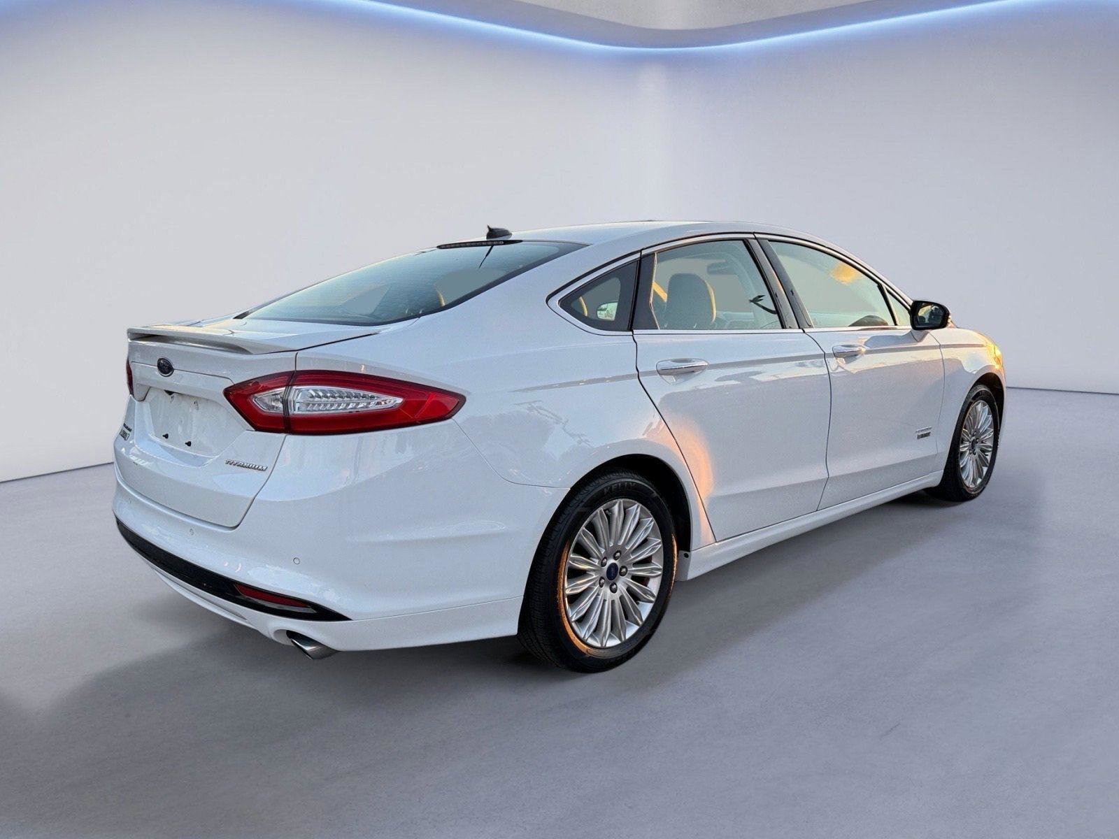 Used 2013 Ford Fusion Energi Titanium image 3