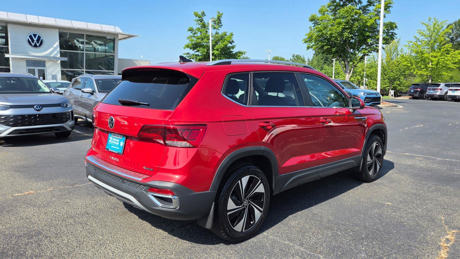 Certified 2024 Volkswagen Taos SE AWD/4WD image 4