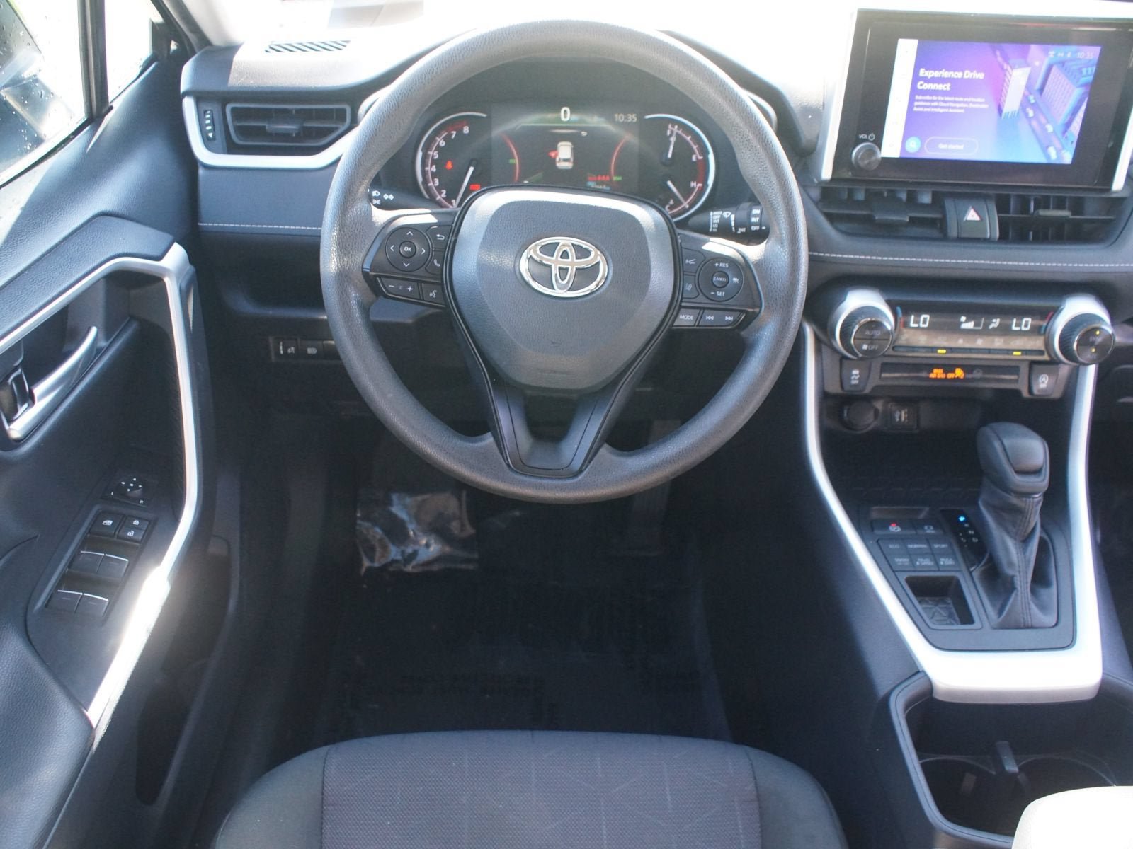 Used 2025 Toyota RAV4 XLE AWD/4WD image 5