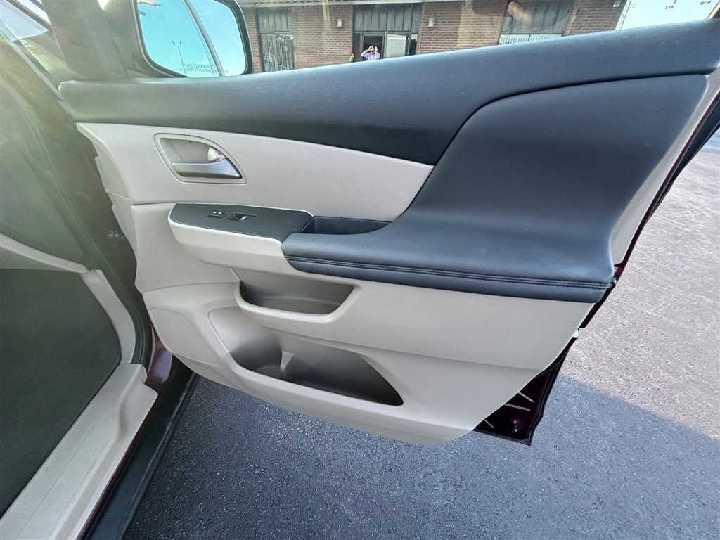 Used 2013 Honda Odyssey LX image 23