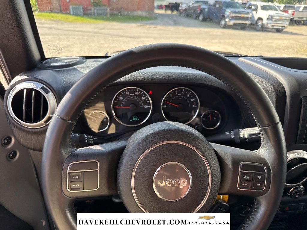 Used 2015 Jeep Wrangler Unlimited Sahara AWD/4WD image 10