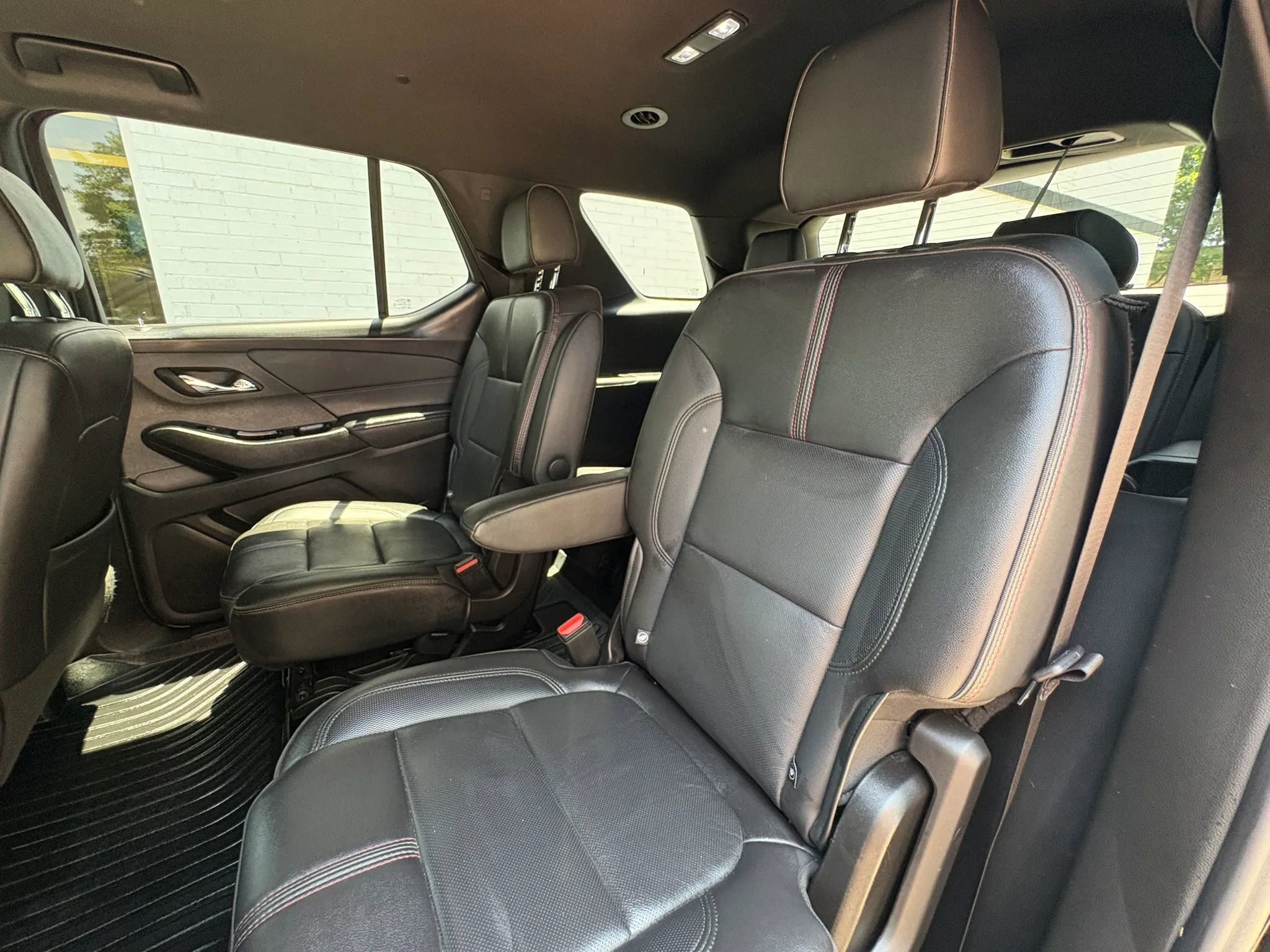Used 2022 Chevrolet Traverse RS w/ LPO, 'HIT The Road' Package FWD image 25