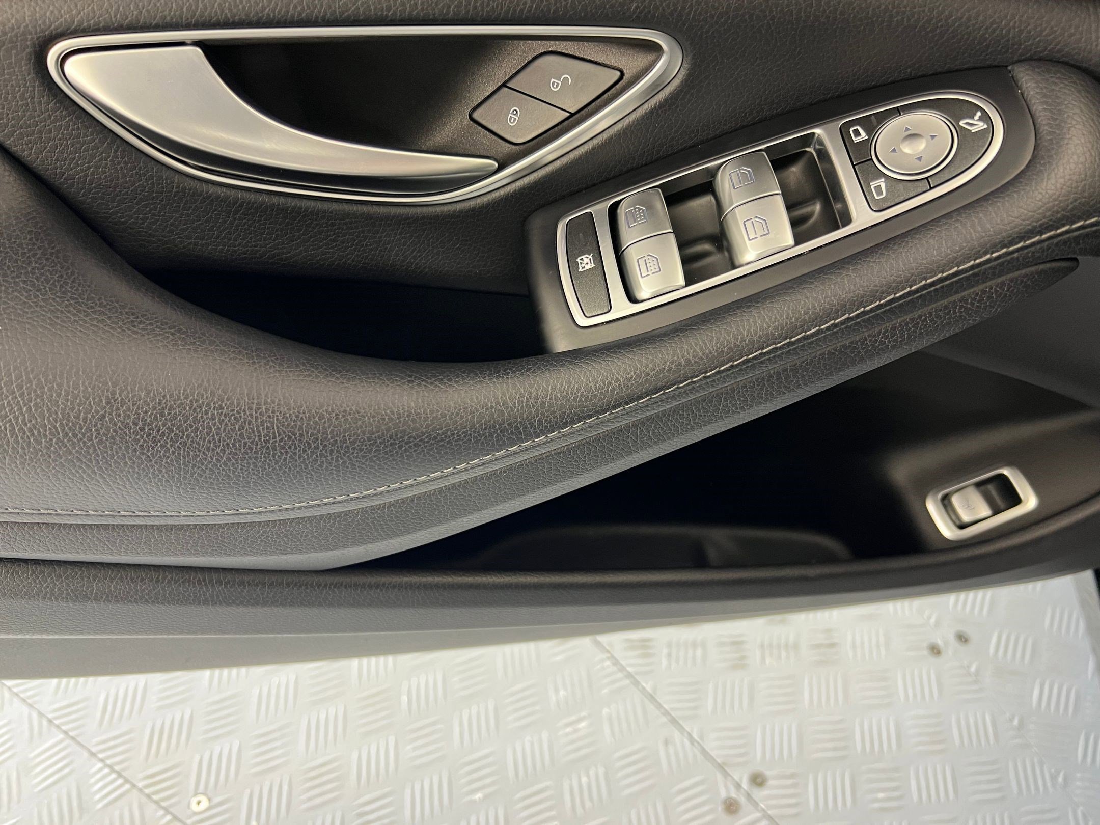 Used 2019 Mercedes-Benz S 450 Sedan image 22