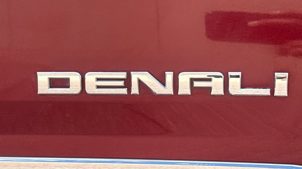 Used 2016 GMC Yukon Denali w/ Open Road Package AWD/4WD image 15