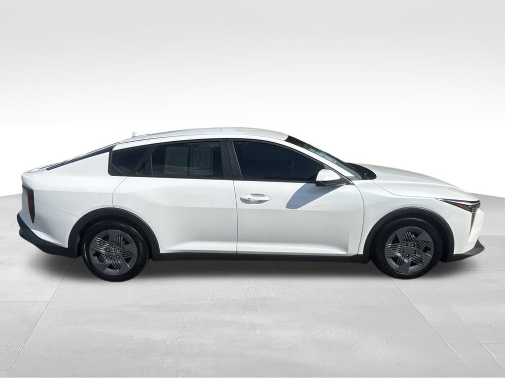 Used 2025 Kia K4 FWD image 17