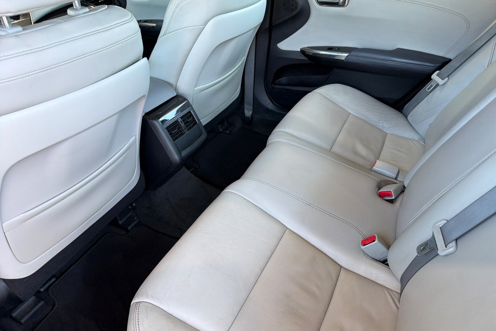 Used 2013 Toyota Avalon XLE Touring FWD image 10