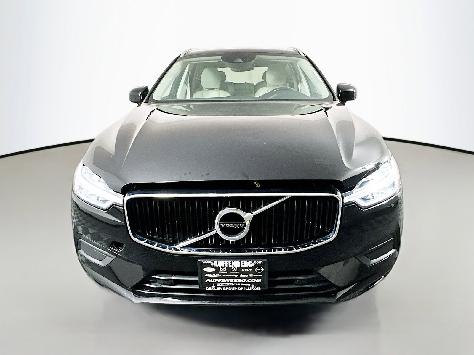 Used 2020 Volvo XC60 T5 Momentum FWD image 2