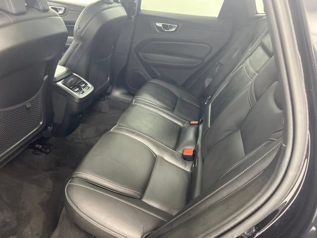Used 2022 Volvo XC60 B5 Inscription w/ Climate Package AWD/4WD image 11
