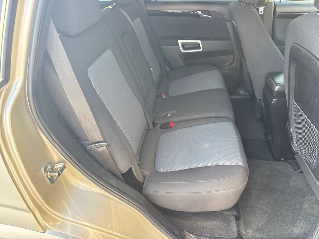 Used 2014 Chevrolet Captiva Sport LT FWD image 14