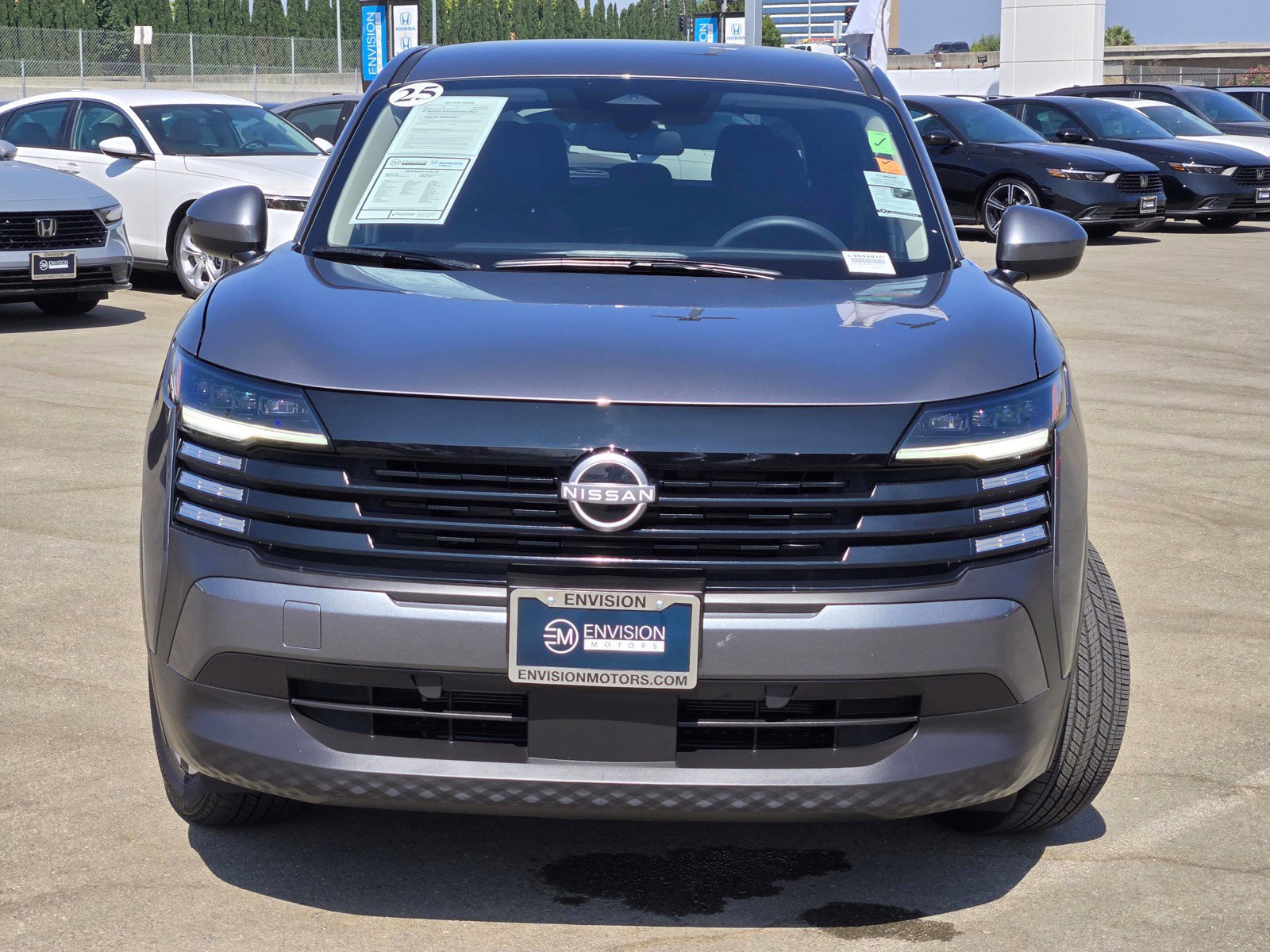 Used 2025 Nissan Kicks SV AWD/4WD image 2