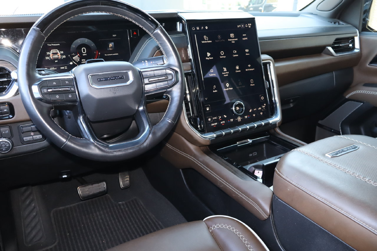 Used 2025 GMC Yukon Denali Ultimate AWD/4WD image 5