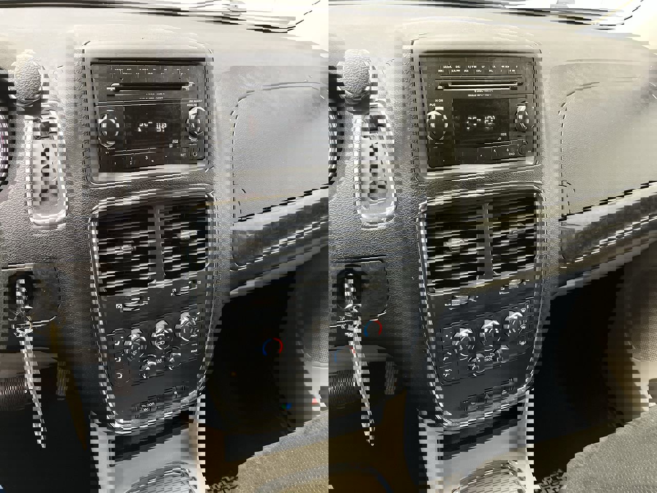 Used 2012 Dodge Grand Caravan SXT image 5