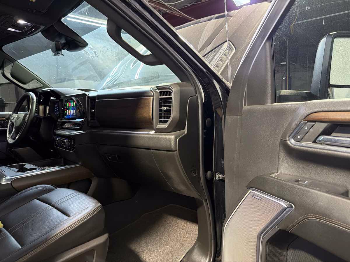 Used 2024 Chevrolet Silverado 2500 High Country w/ Midnight Edition AWD/4WD image 35