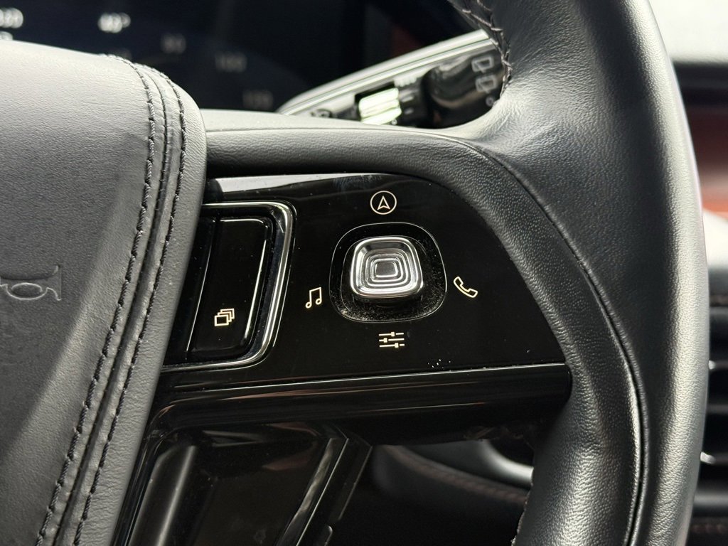 Used 2023 Lincoln Aviator Reserve image 33