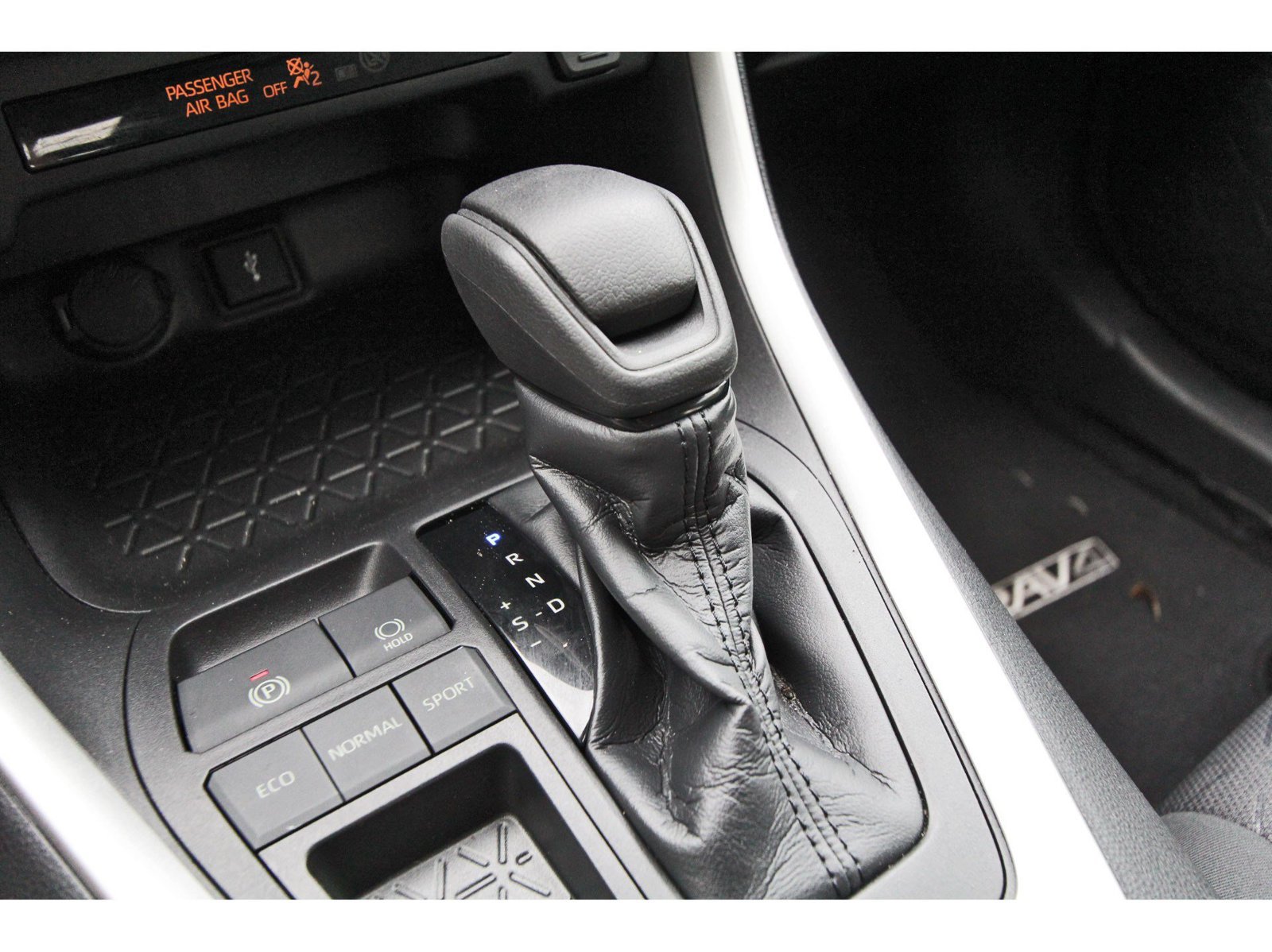 Used 2021 Toyota RAV4 XLE FWD image 25