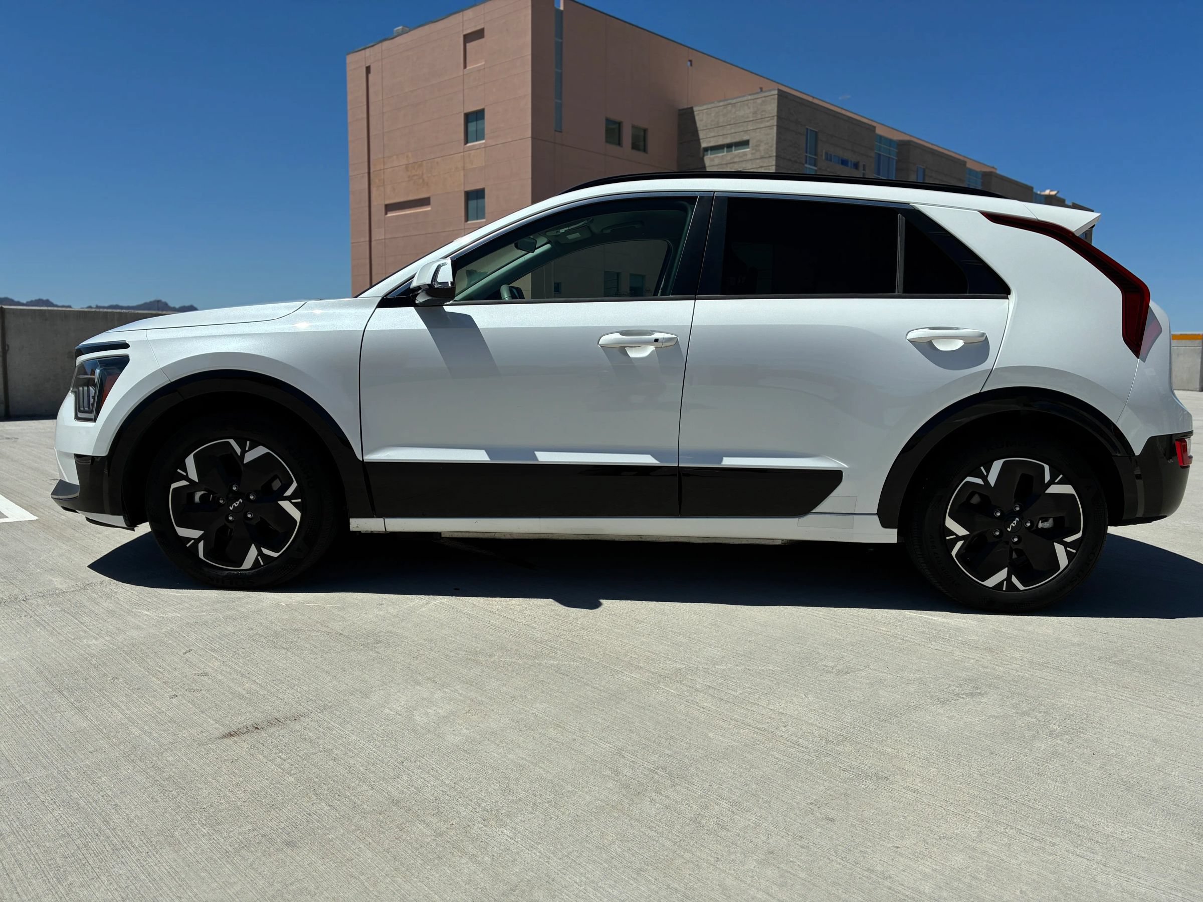 Used 2023 Kia Niro Wind FWD image 9