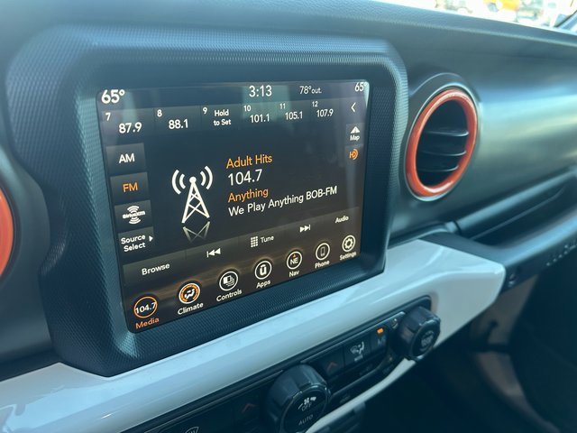 Used 2023 Jeep Wrangler Sport S image 19