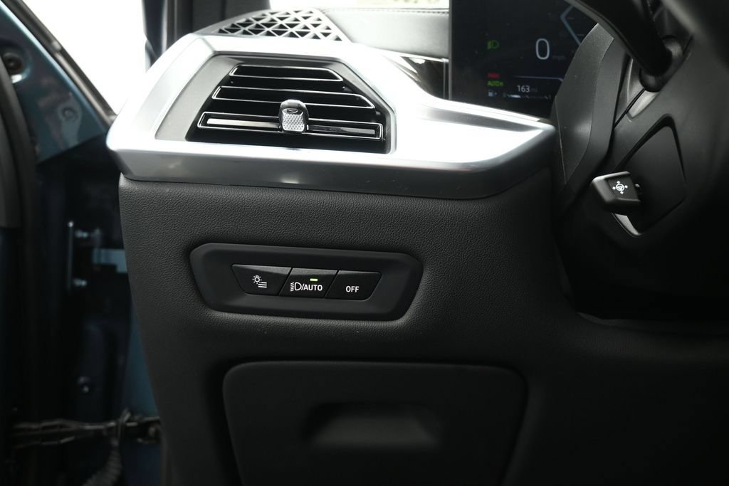 Used 2024 BMW X5 sDrive40i w/ Premium Package RWD image 10