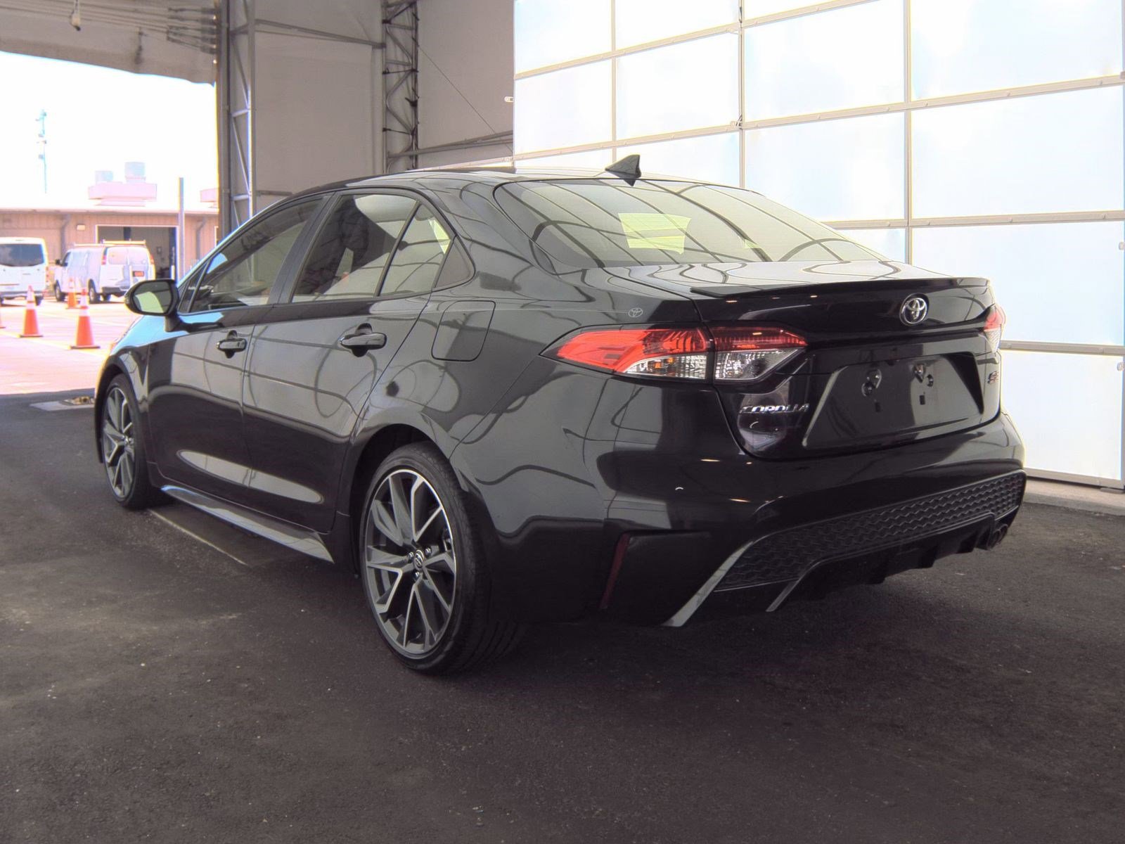 Used 2022 Toyota Corolla SE FWD image 6