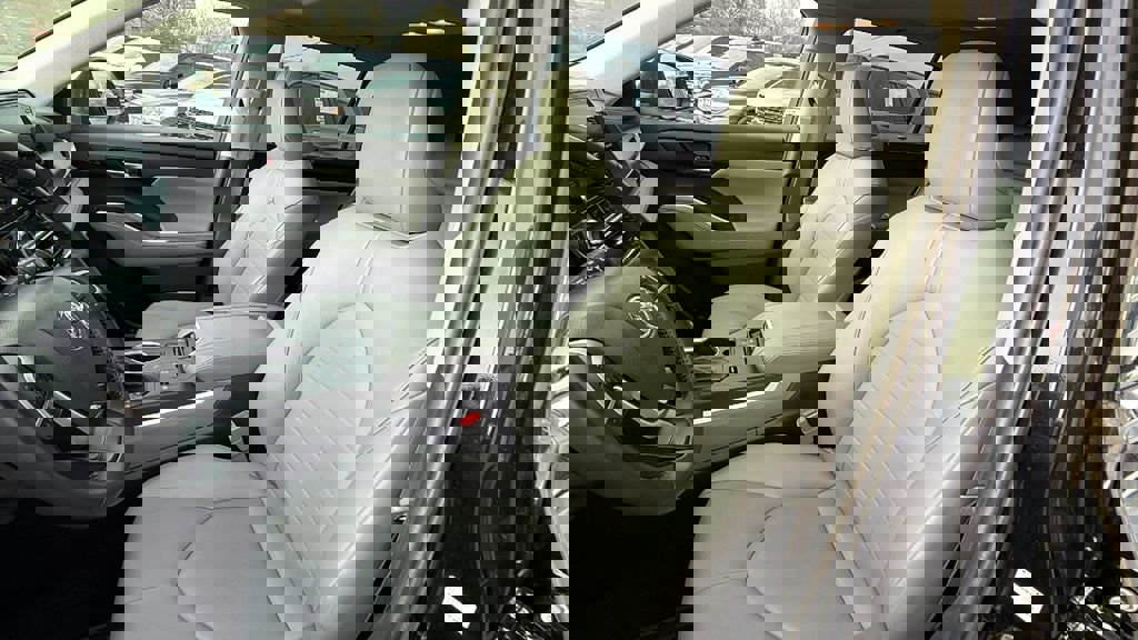 Used 2022 Toyota Highlander XLE image 13