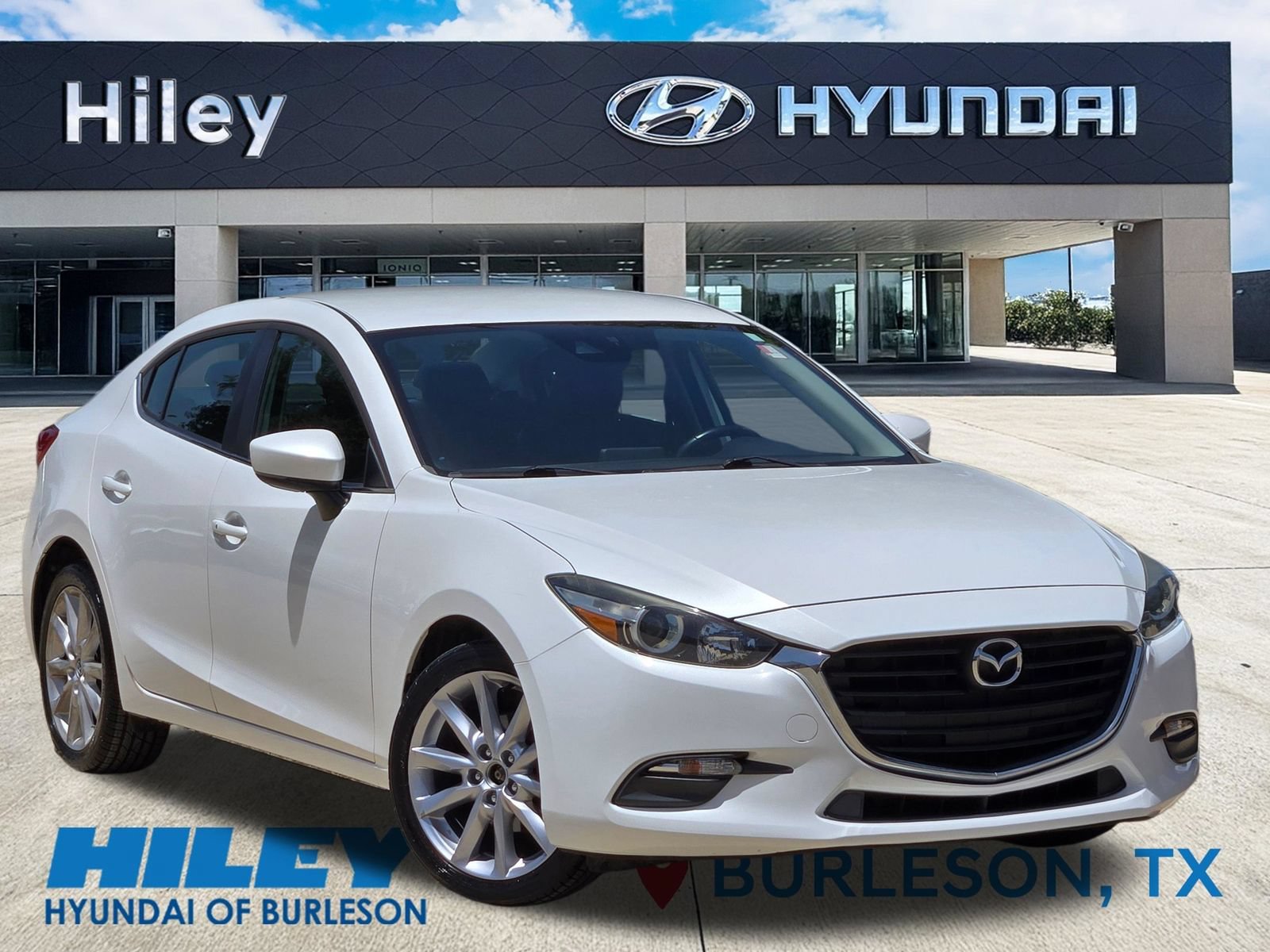 Used 2017 MAZDA MAZDA3 Touring FWD image 2