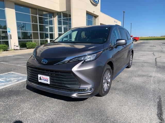 Used 2023 Toyota Sienna XLE