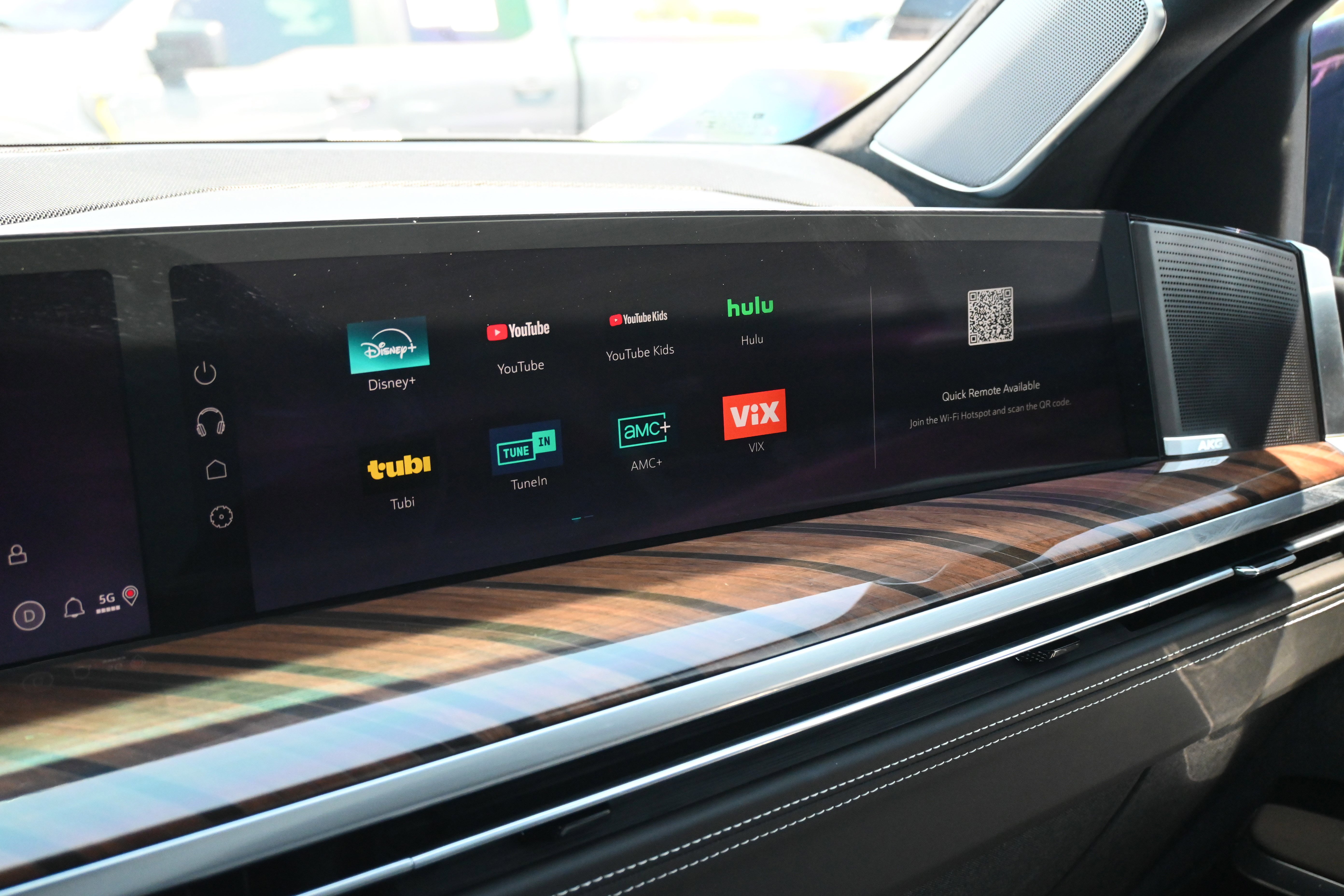 Used 2026 Cadillac Escalade Platinum Sport w/ LPO, ONYX Package image 21