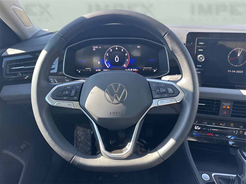 Used 2025 Volkswagen Jetta SE image 14