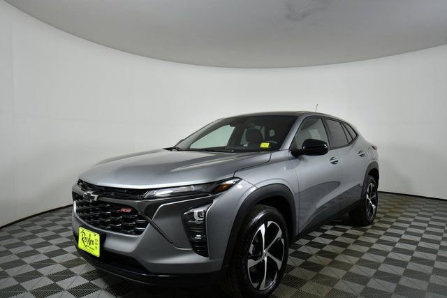 Used 2025 Chevrolet Trax RS w/ Driver Confidence Package image 6