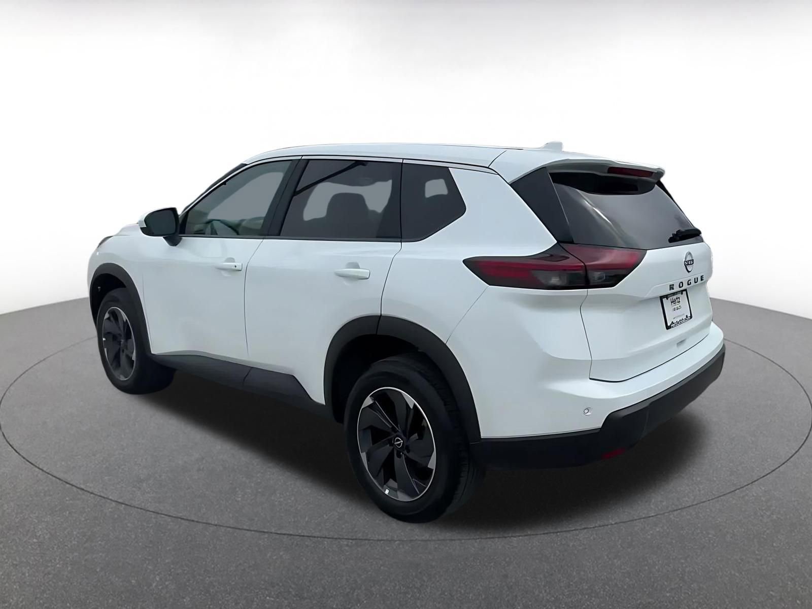 Used 2025 Nissan Rogue SV image 10