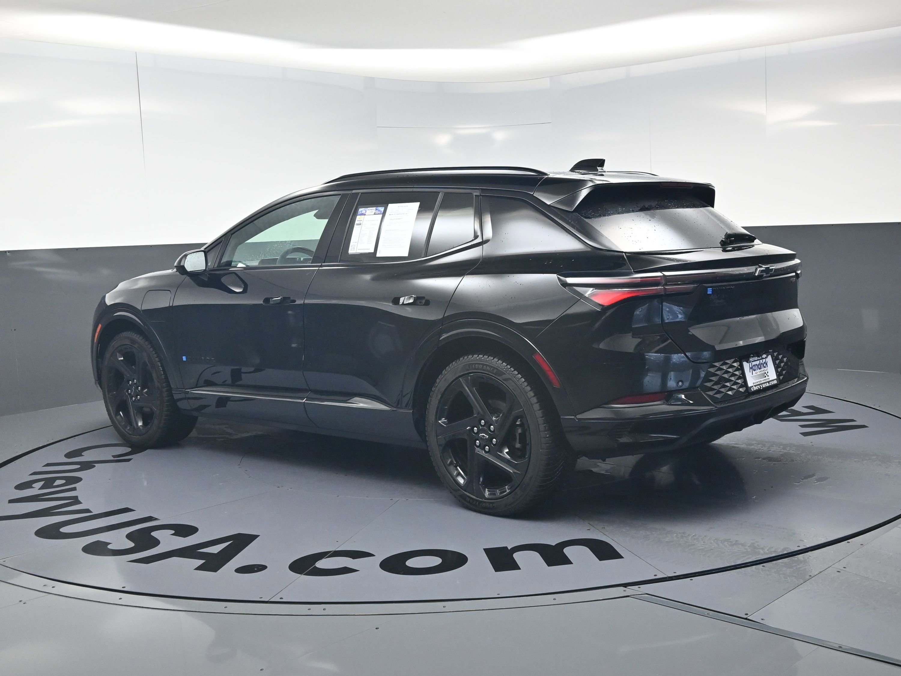 Used 2024 Chevrolet Equinox EV RS FWD image 7