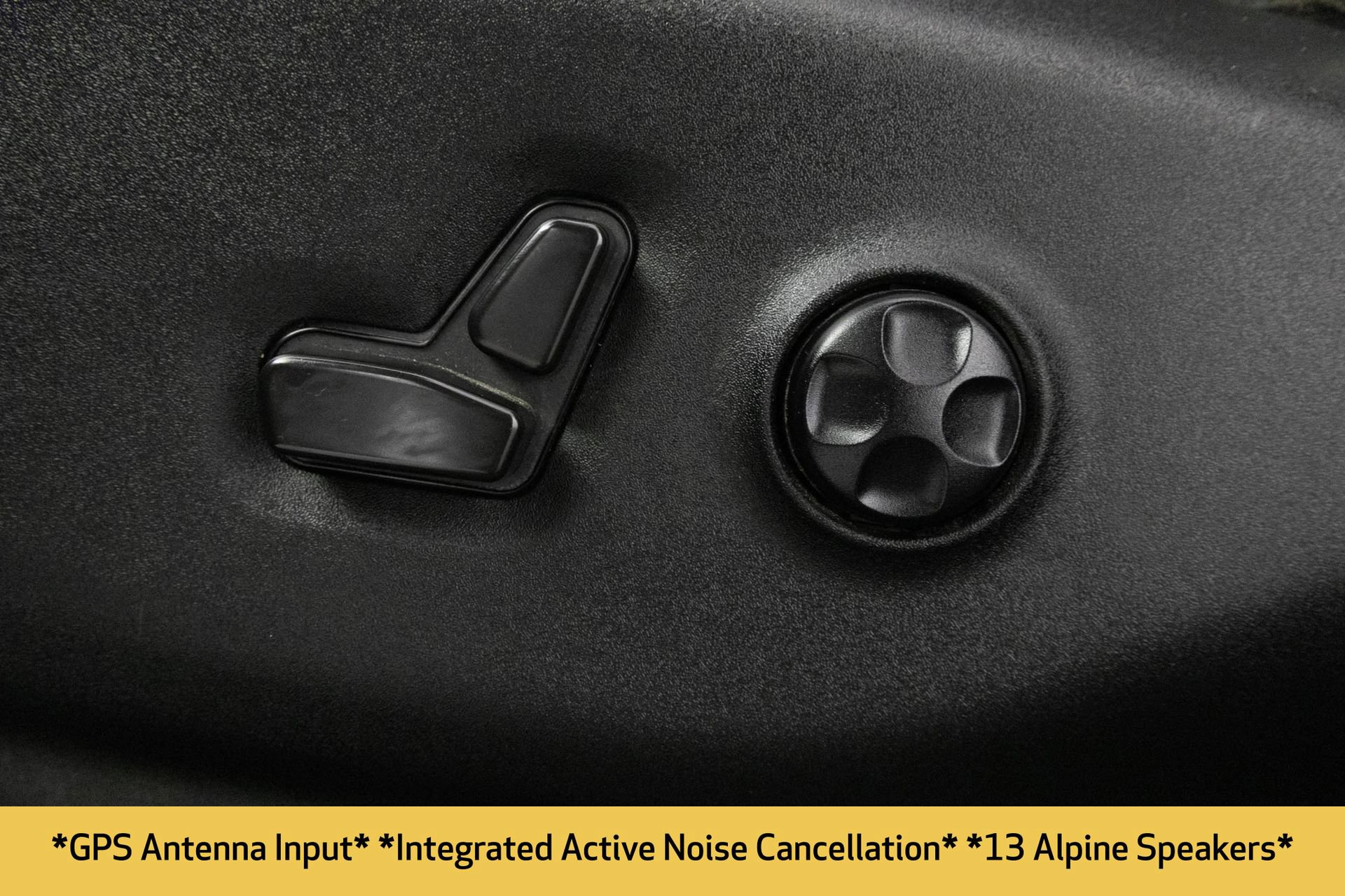 Used 2022 Chrysler Pacifica Touring-L w/ Uconnect Theater Family Group FWD image 9