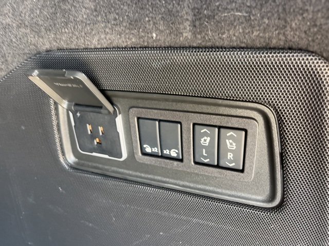 Used 2024 Cadillac Escalade Sport Platinum w/ Heavy-Duty Trailer Package image 7