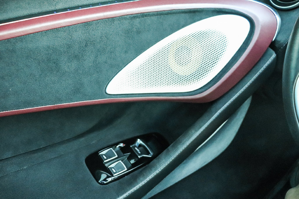 Used 2022 McLaren GT RWD image 20