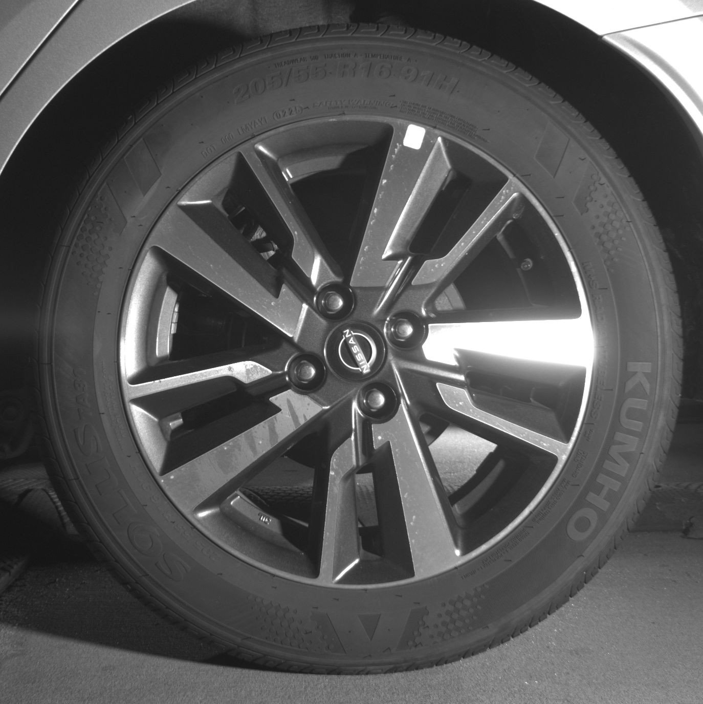 Used 2025 Nissan Versa SV FWD image 14