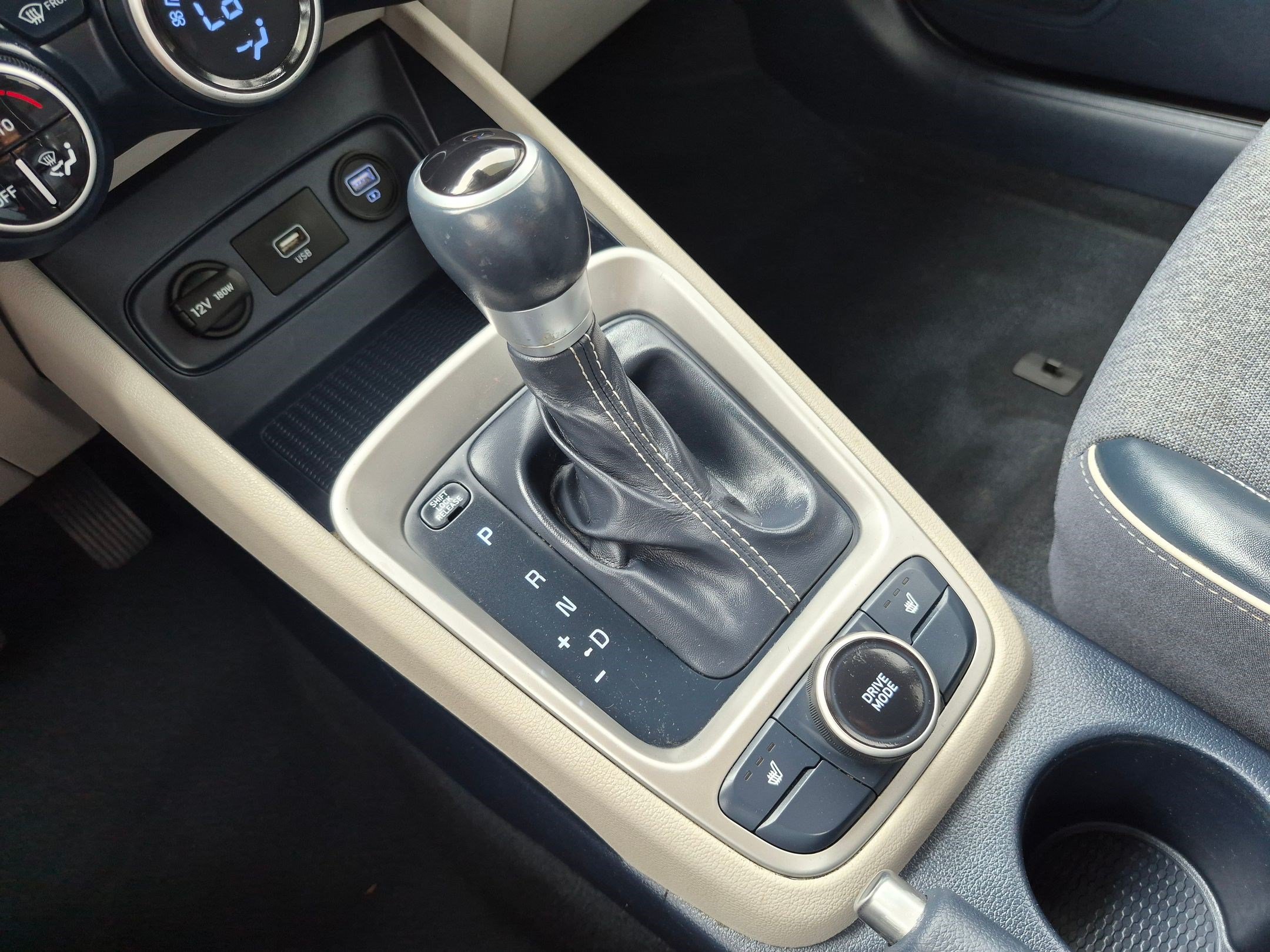 Used 2021 Hyundai Venue w/ Cargo Package FWD image 28