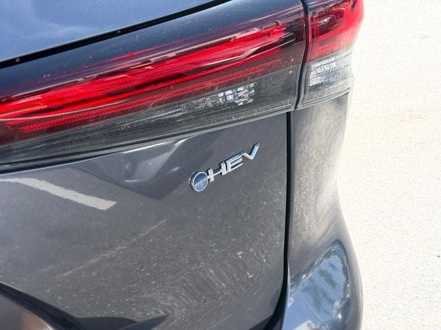 Certified 2025 Toyota Highlander XLE AWD/4WD image 18