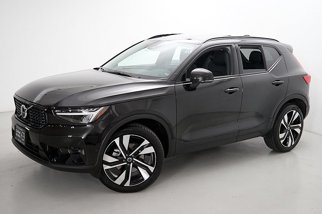 Certified 2023 Volvo XC40 B5 Ultimate w/ Climate Package AWD/4WD image 3