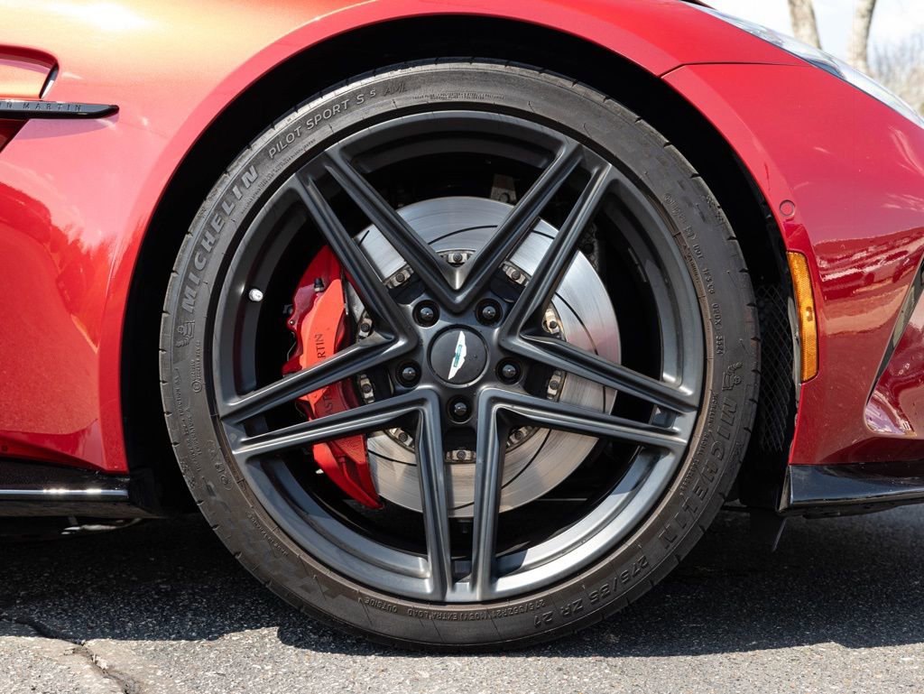 Used 2025 Aston Martin V8 Vantage Coupe image 54