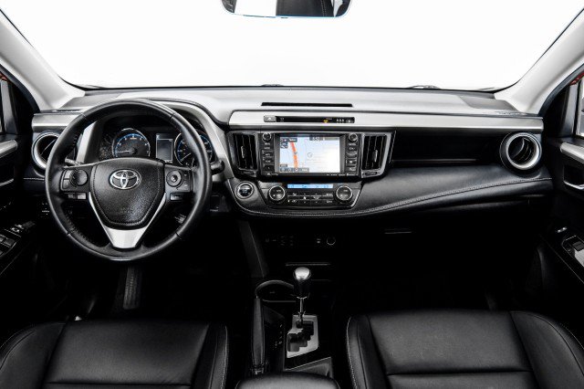 Used 2018 Toyota RAV4 Limited w/ Advanced Technology Package AWD/4WD image 11