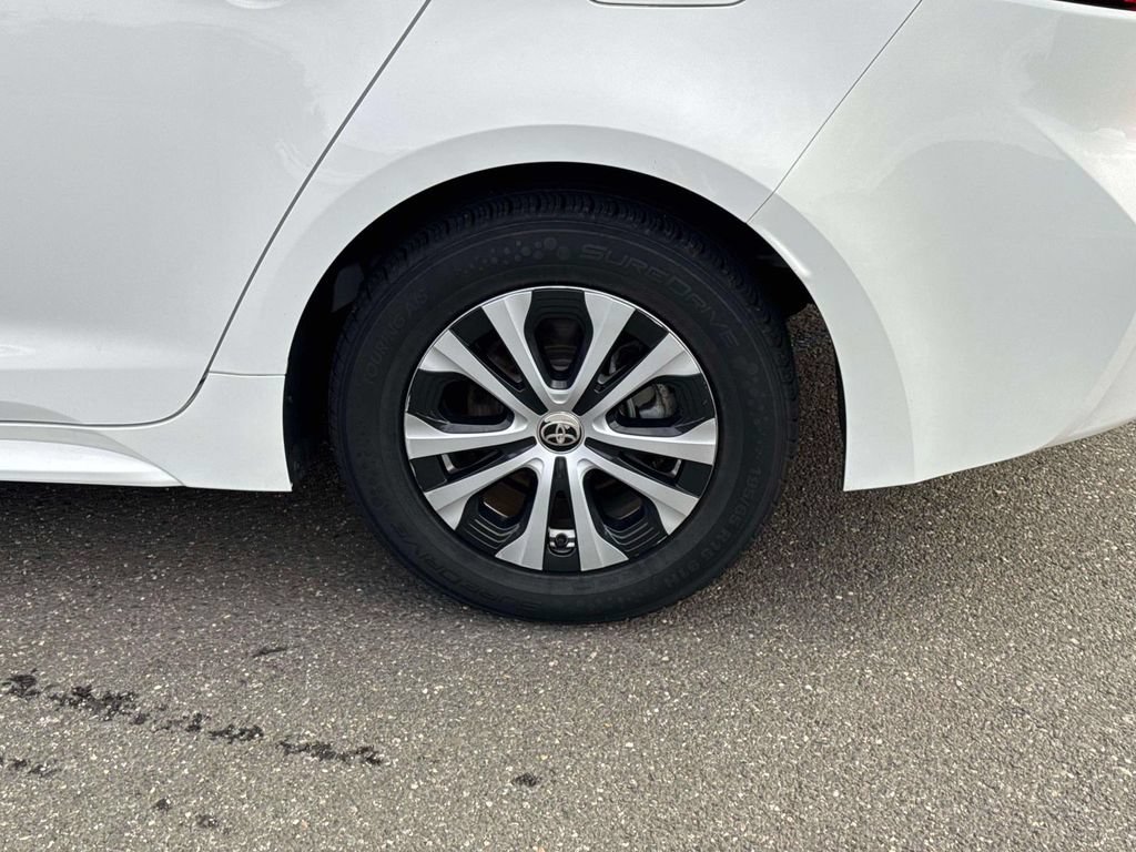 Used 2021 Toyota Corolla LE FWD image 11