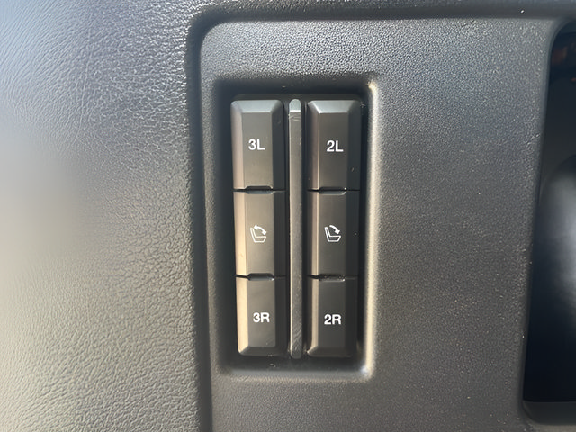 Used 2024 Ford Expedition XLT AWD/4WD image 9