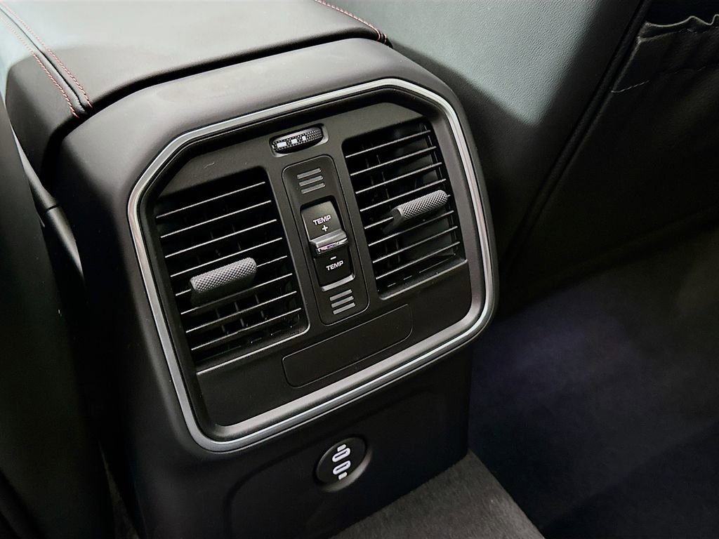 New 2026 Porsche Macan GTS image 27