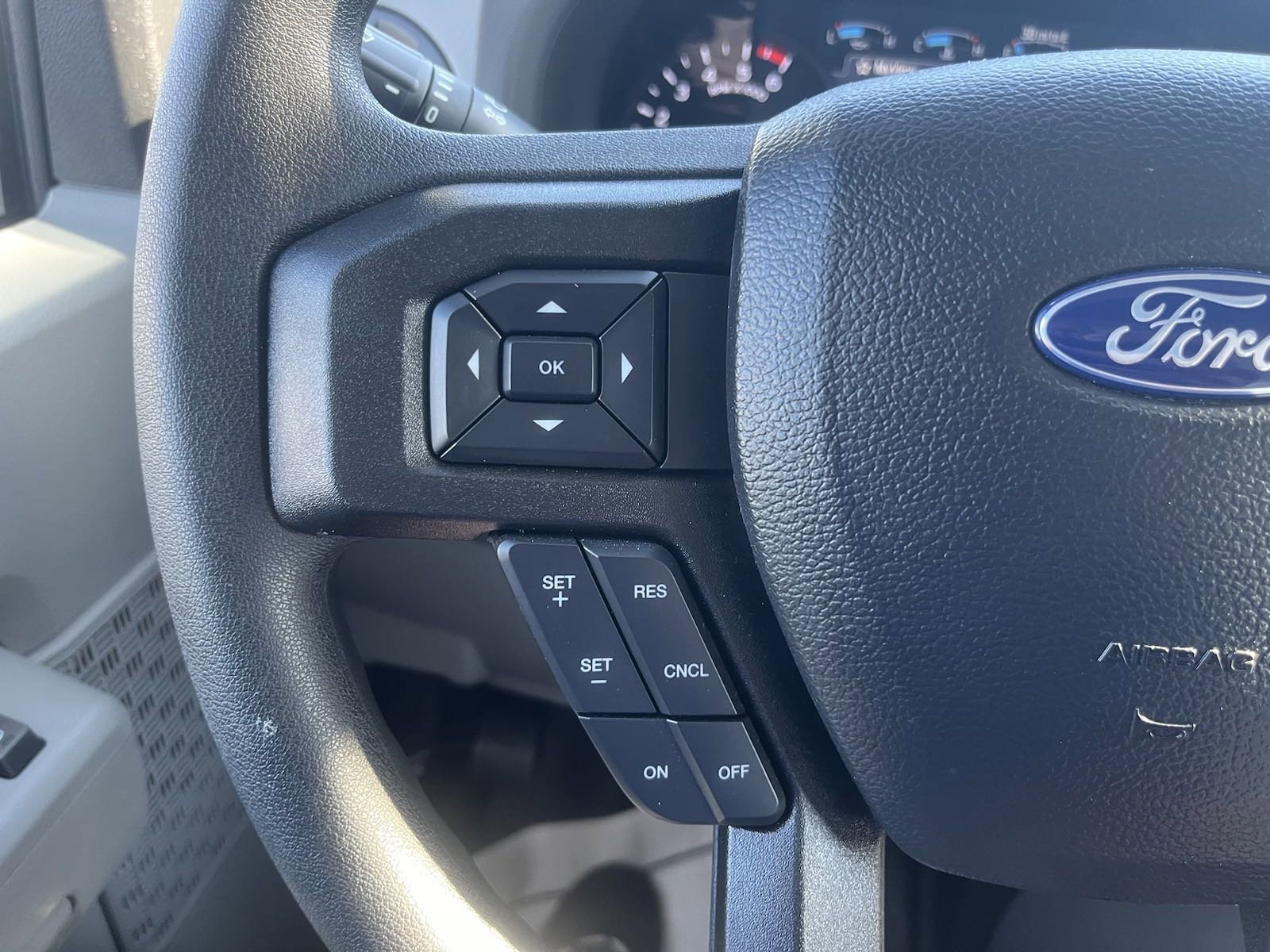 New 2024 Ford E-450 and Econoline 450 Super Duty w/ Power Windows & Locks Group image 20